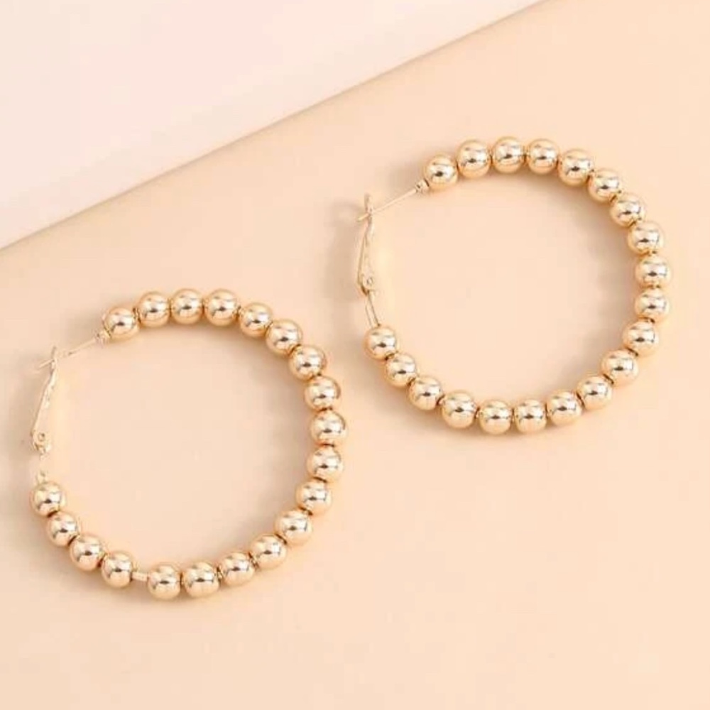 Minimalist Beaded Hoop Earrings - Picture 4 of 6